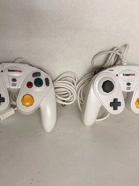 Gamestop G3 Wired Controllers (Gamecube Compatible) - Lot of 2, Tested